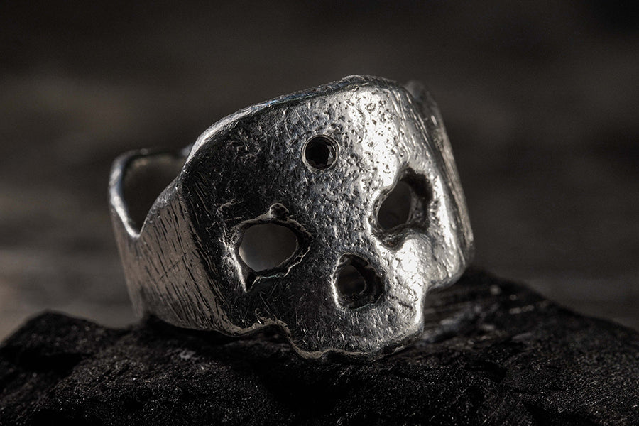 Kame Ring - Black Diamond